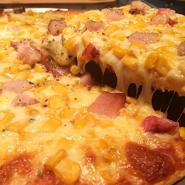 Hoje eu só quero uma pizza sabor Milho com bacon 🥓 e bordas de